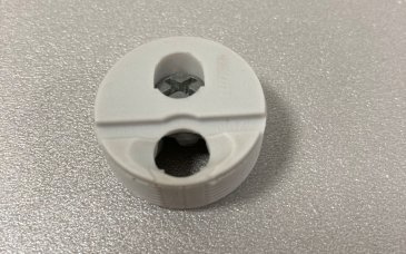 Корпусная стяжка под пресс, светло-серая, 20 штук