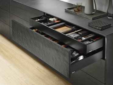 Внутренний ящик LEGRABOX pure (высота M 90,5, глубина 270 мм), терра-черный
